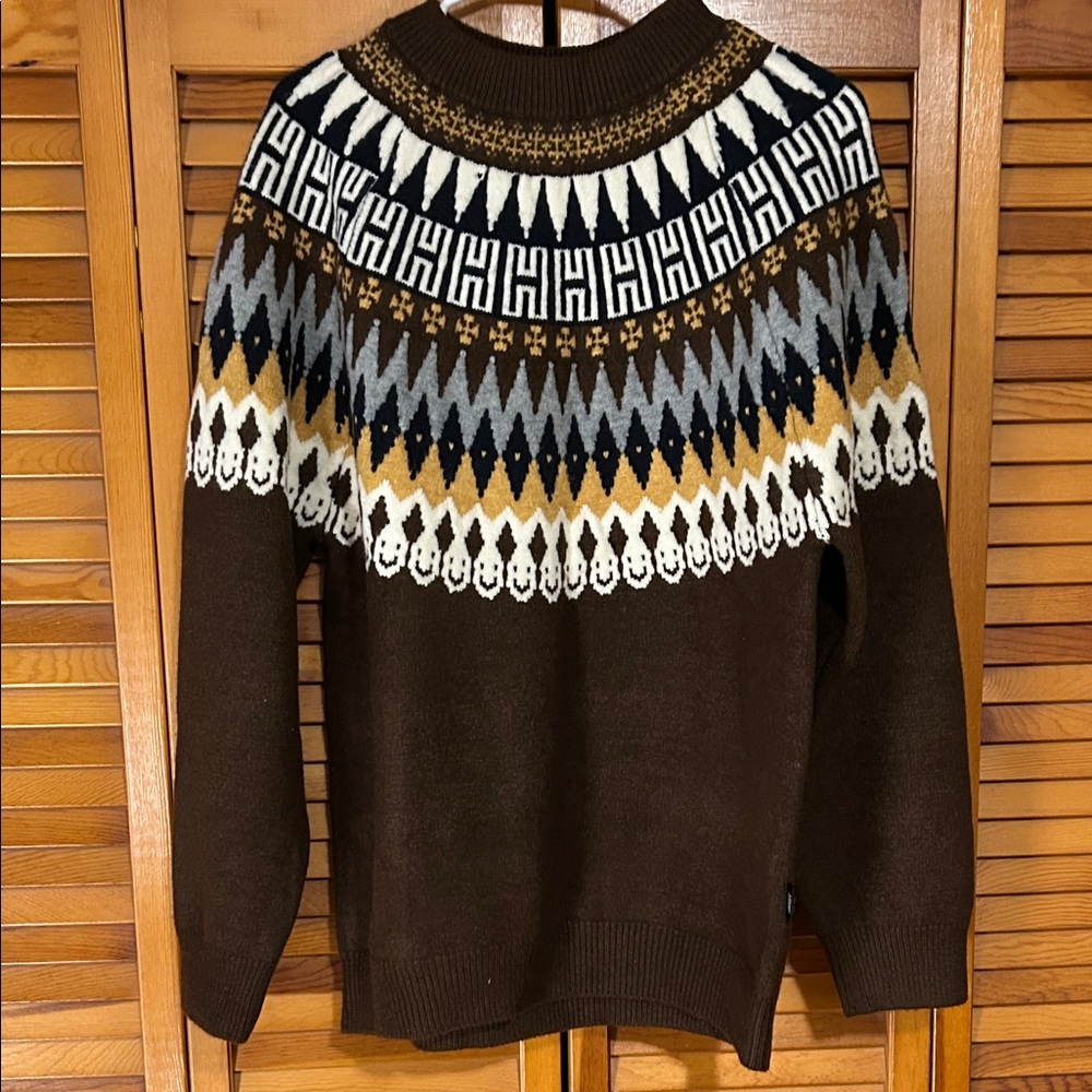 Geometric Patterned Crewneck Sweater